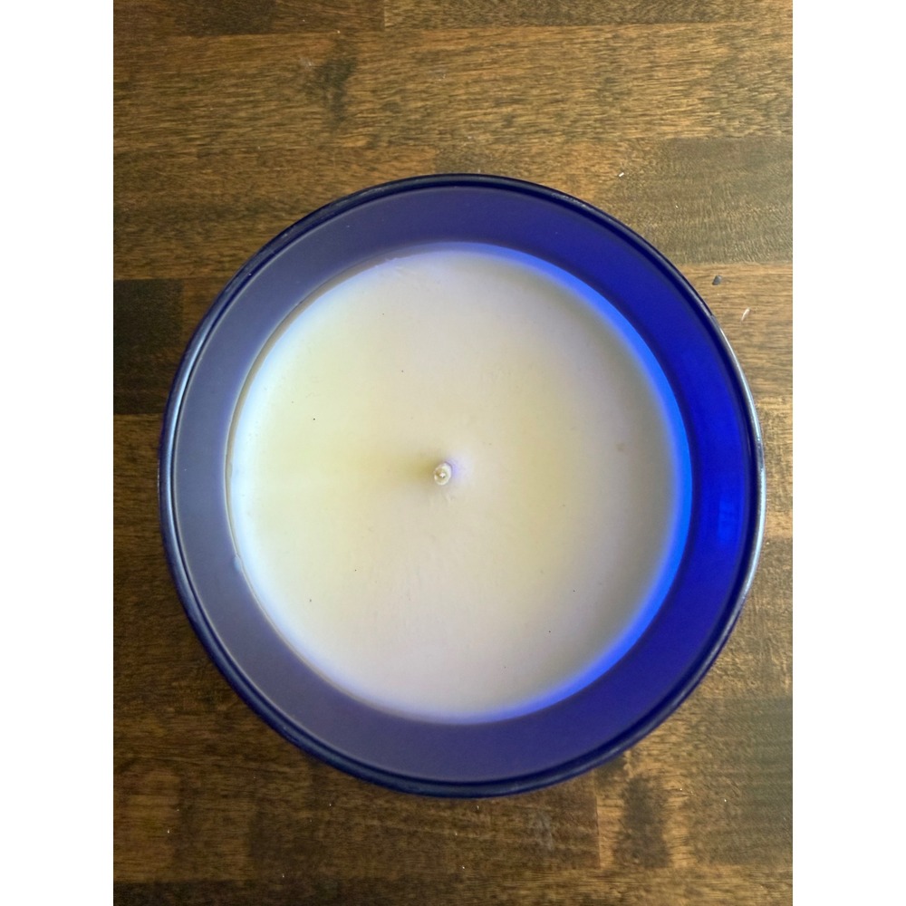 Capri Blue Volcano Candle 19oz Blue Signature Jar Scented Glass Silver Lid 06 - Picture 2 of 4
